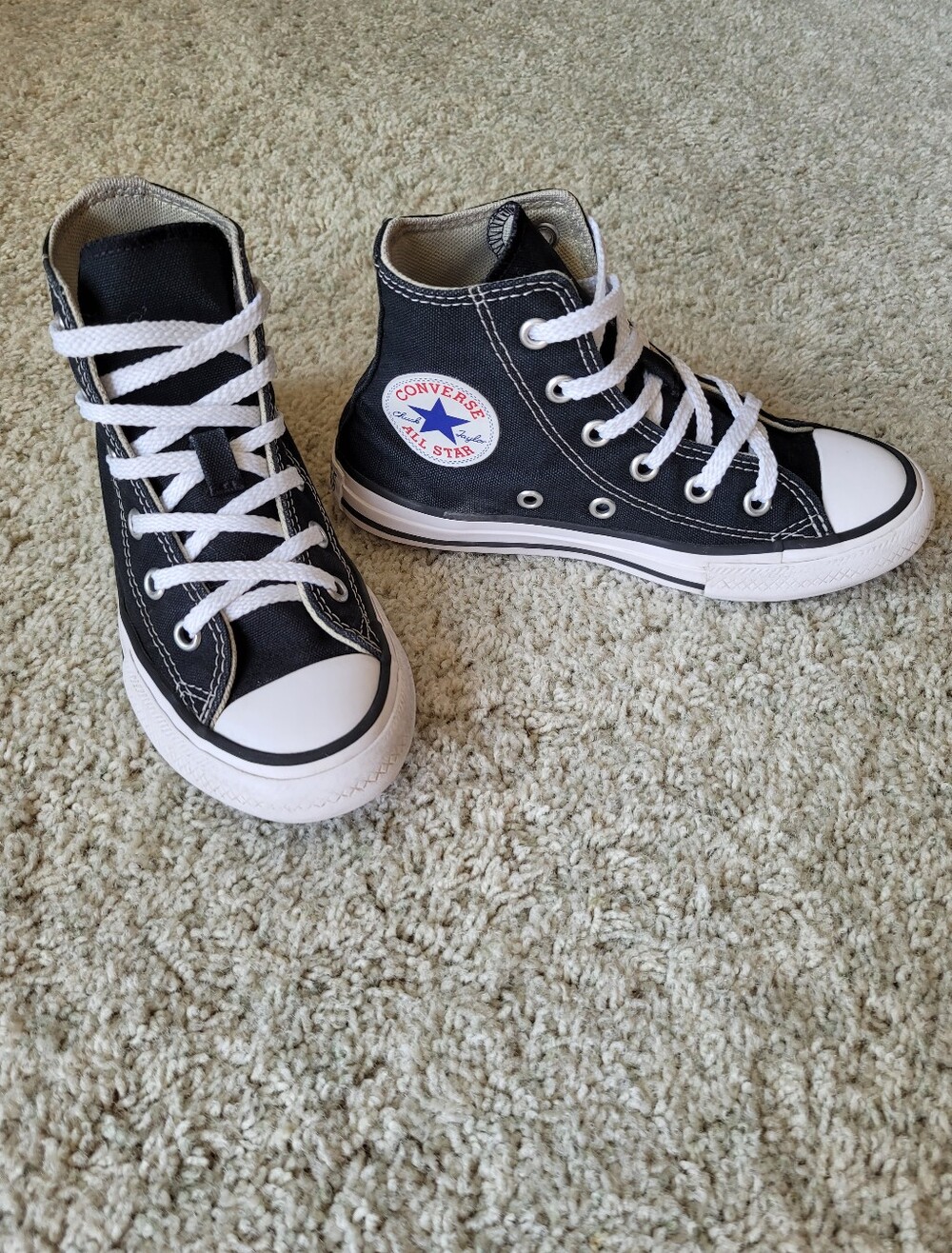 Converse Black & White Kids High Top Sneakers  Excellent Condition 12